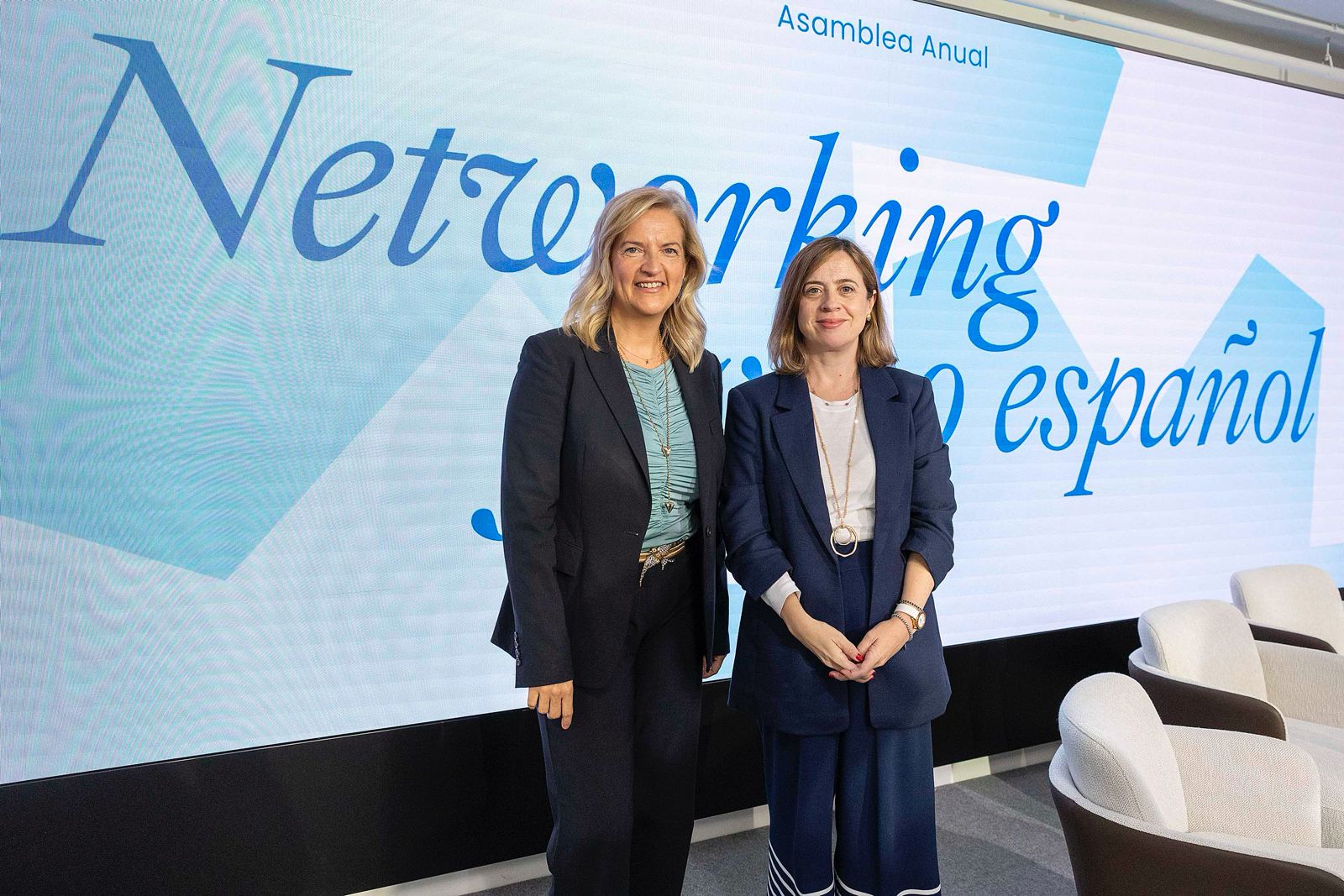 Matilde García Duarte, presidenta de ANGED junto a Amparo López Senovilla, Secretaria de Estado de Comercio