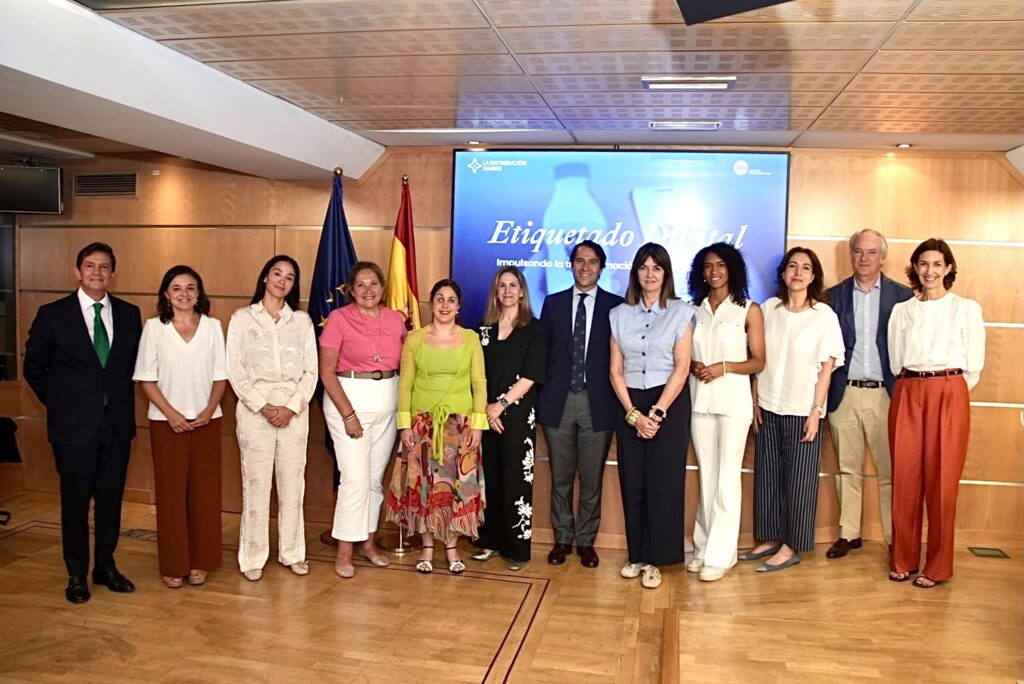 LA DISTRIBUCIÓN ANGED y OCU reunieron a representantes institucionales, eurodiputadas, organizaciones de consumidores y expertos para analizar el futuro del etiquetado digital en Europa.